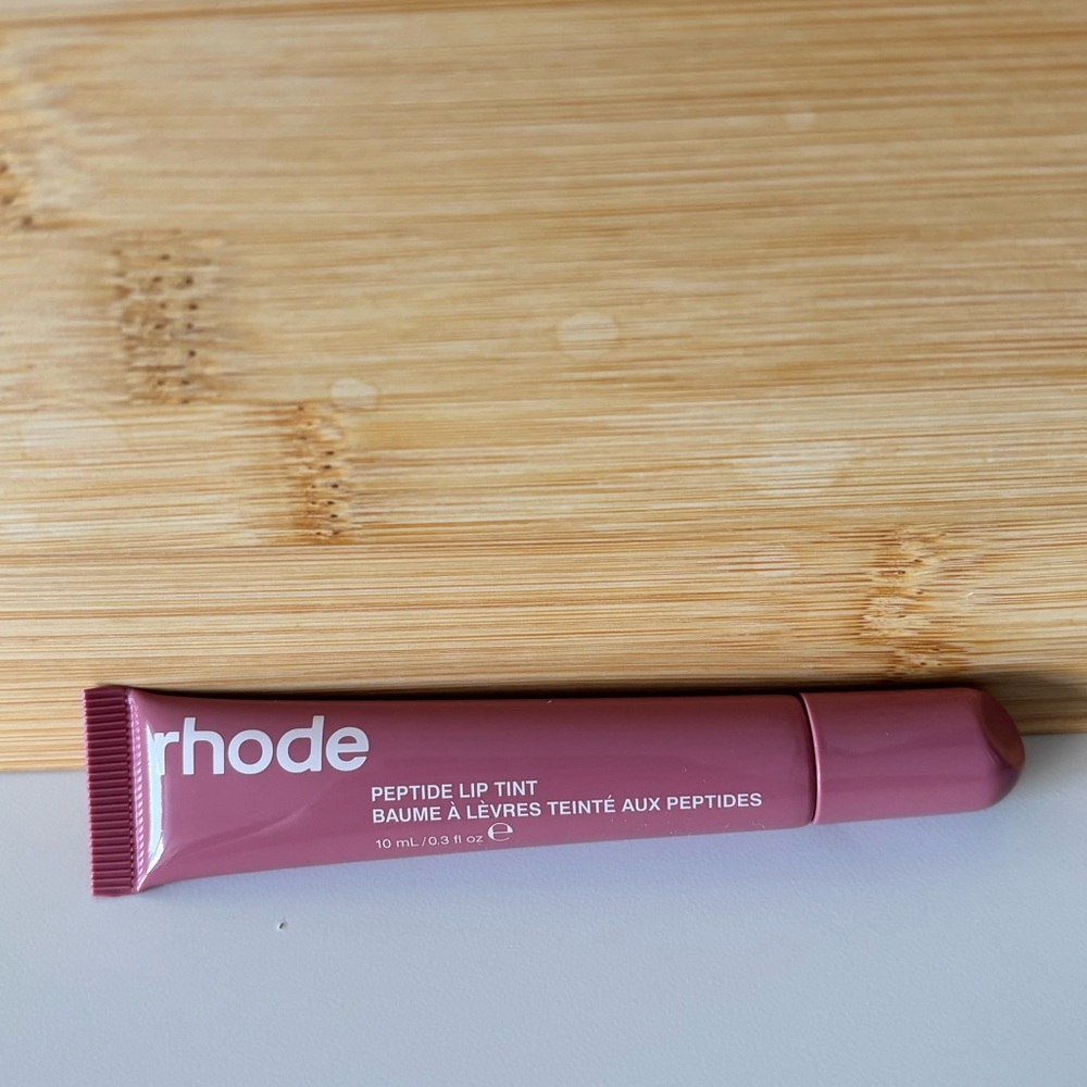 Rhode salty tan peptide lip tint